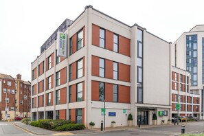 Exterior - Holiday Inn Express Exeter - City Centre by IHG (Exeter)
