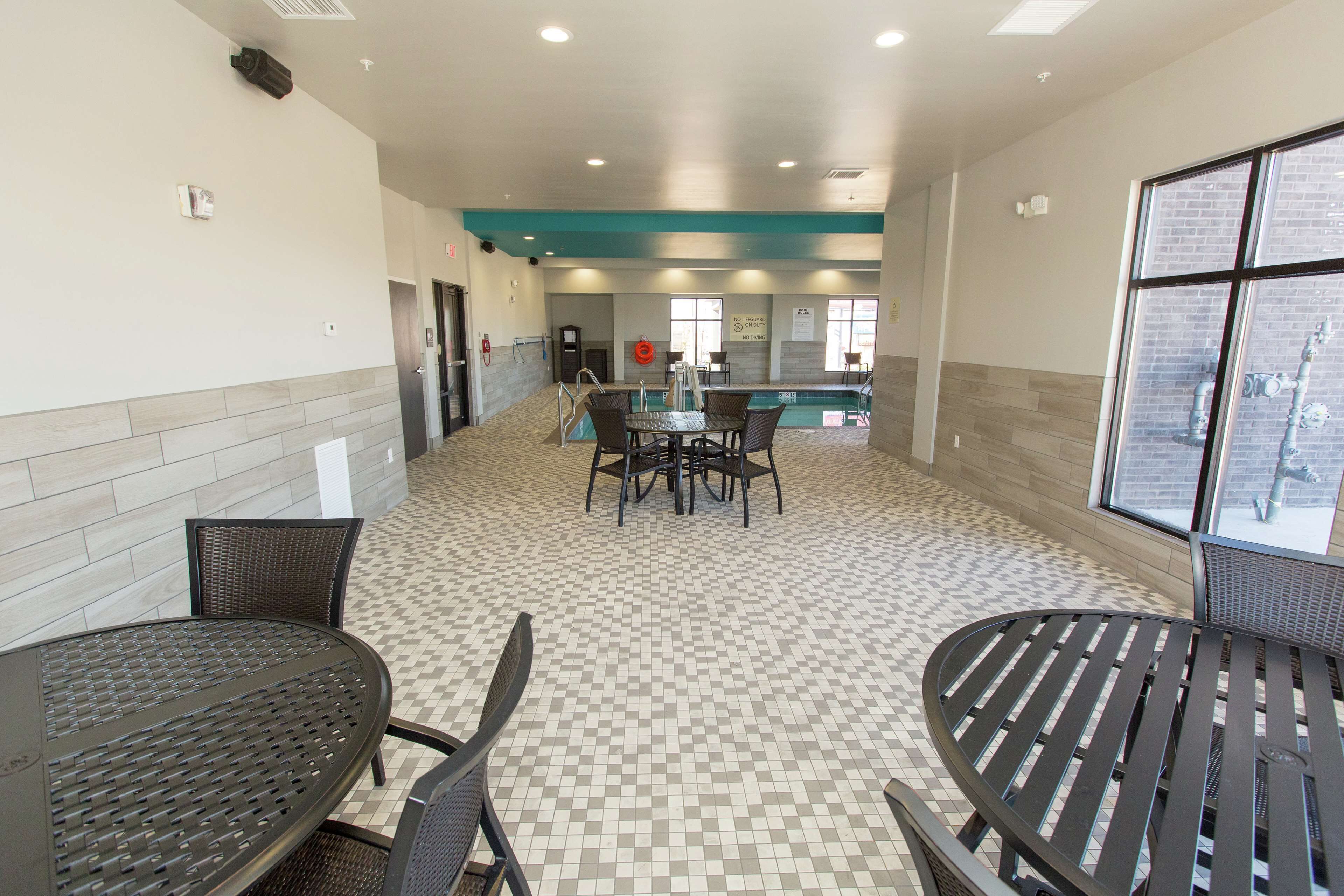 indoor pool, pool loungers