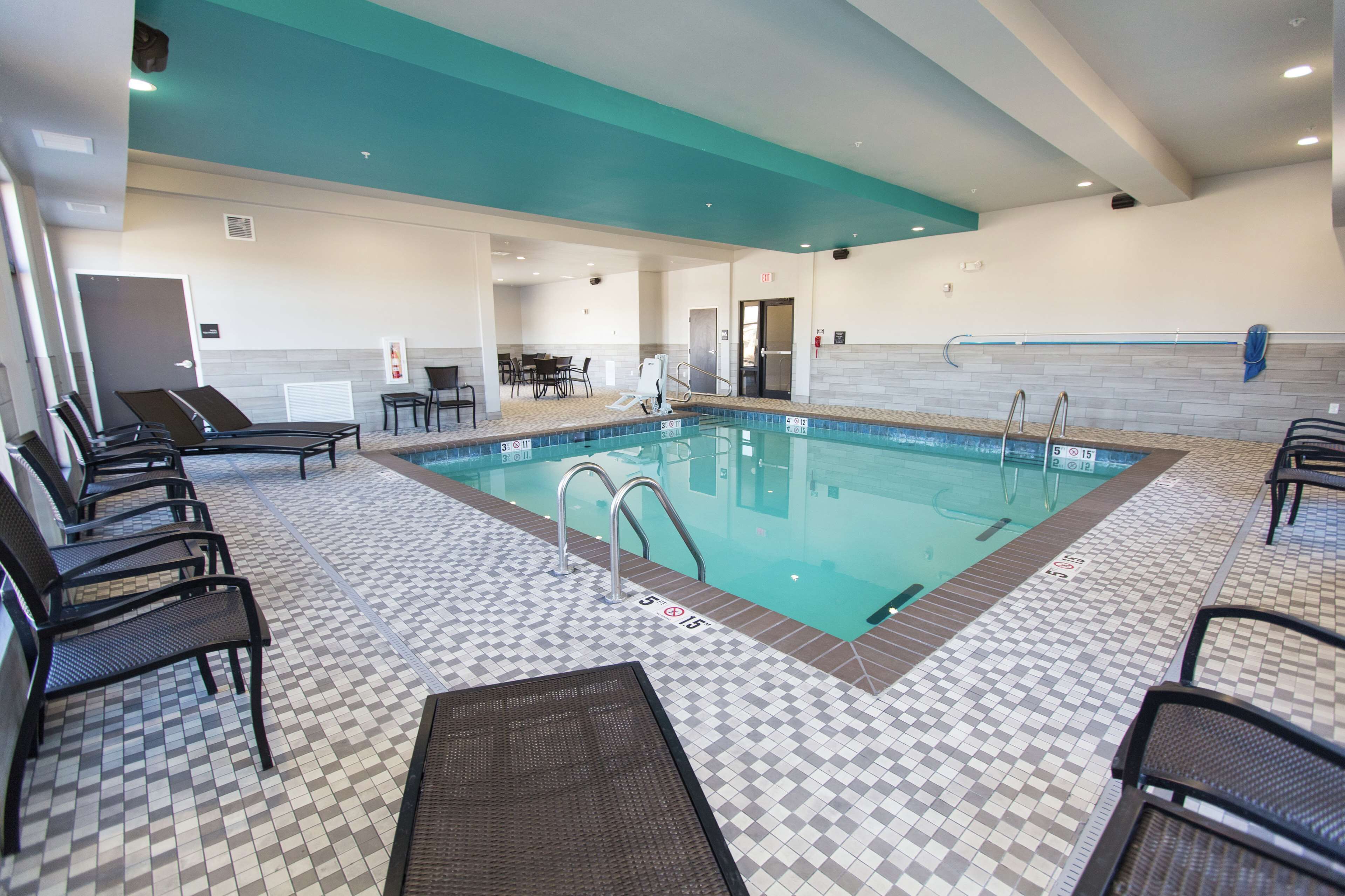 indoor pool, pool loungers