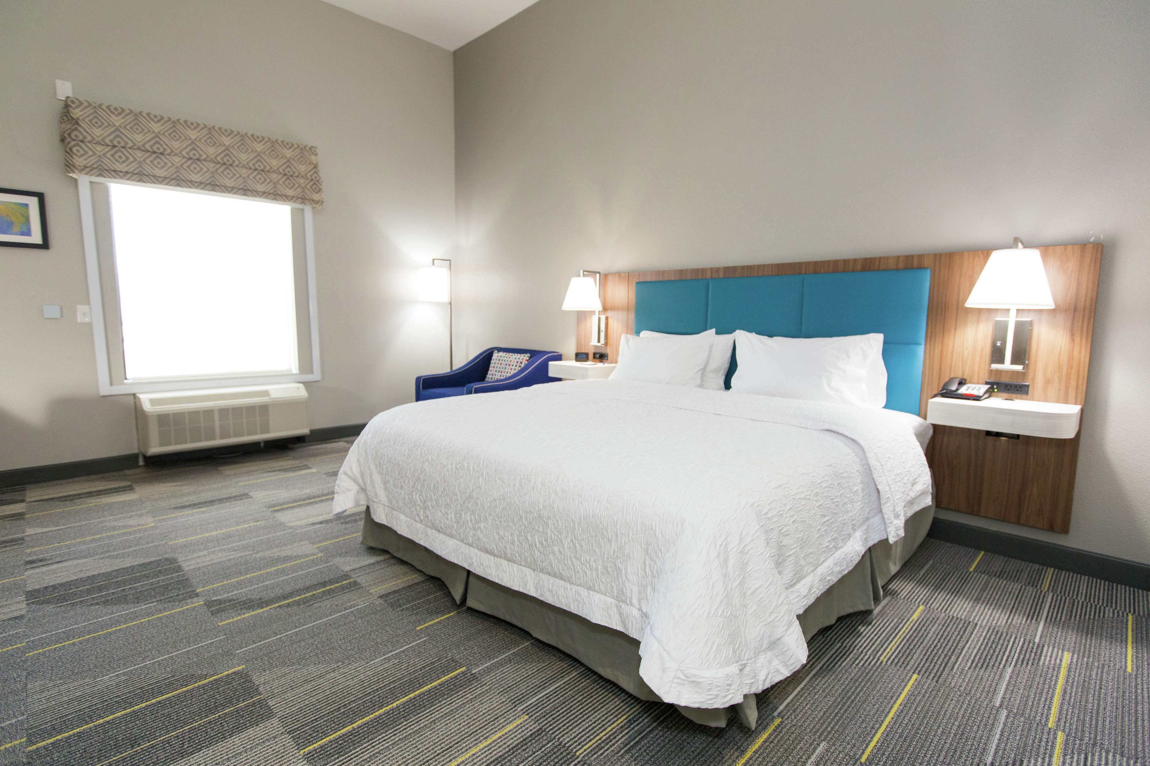 room, 1 king bed, refrigerator & microwave | living area | 42-inch lcd tv with premium tv channels, tv