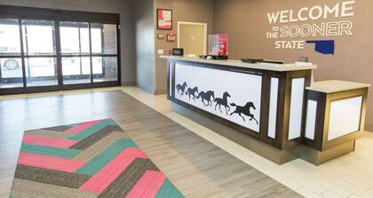 Hampton Inn Mustang