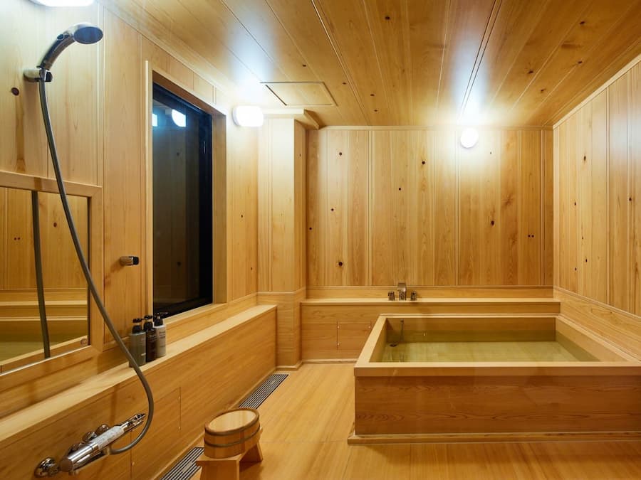 Traditional House (with Private Hot spring bath) | Bilik Mandi | Tab mandi dan pancuran berasingan, tab mandi rendaman dalam