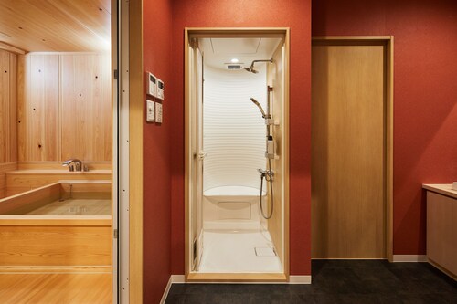 バスルームのシャワー