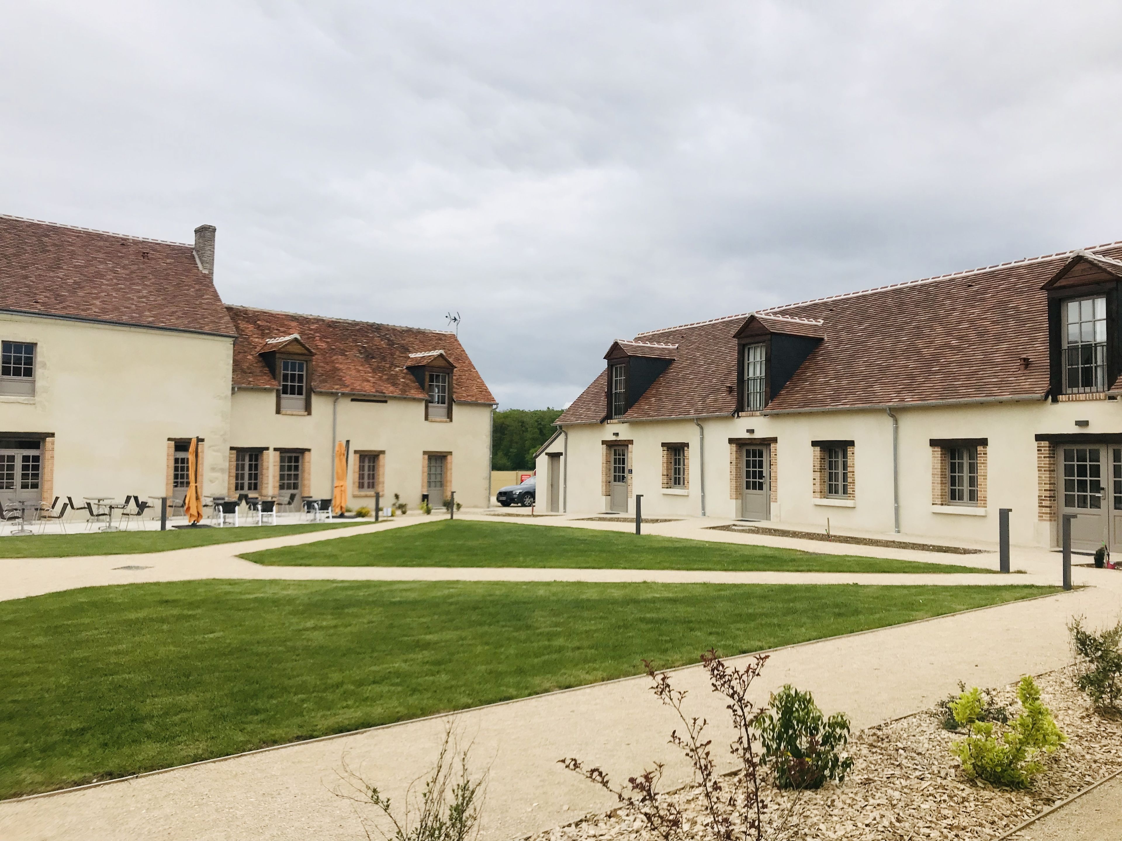 Comfort room (second floor without elevator) | Garden view