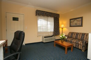 Deluxe dubbelrum - 2 queensize-sängar - icke-rökare | Strykjärn/strykbräda, gratis wi-fi, sängkläder och rullstolsanpassning