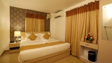 Egyptian cotton sheets, premium bedding, pillow-top beds, in-room safe