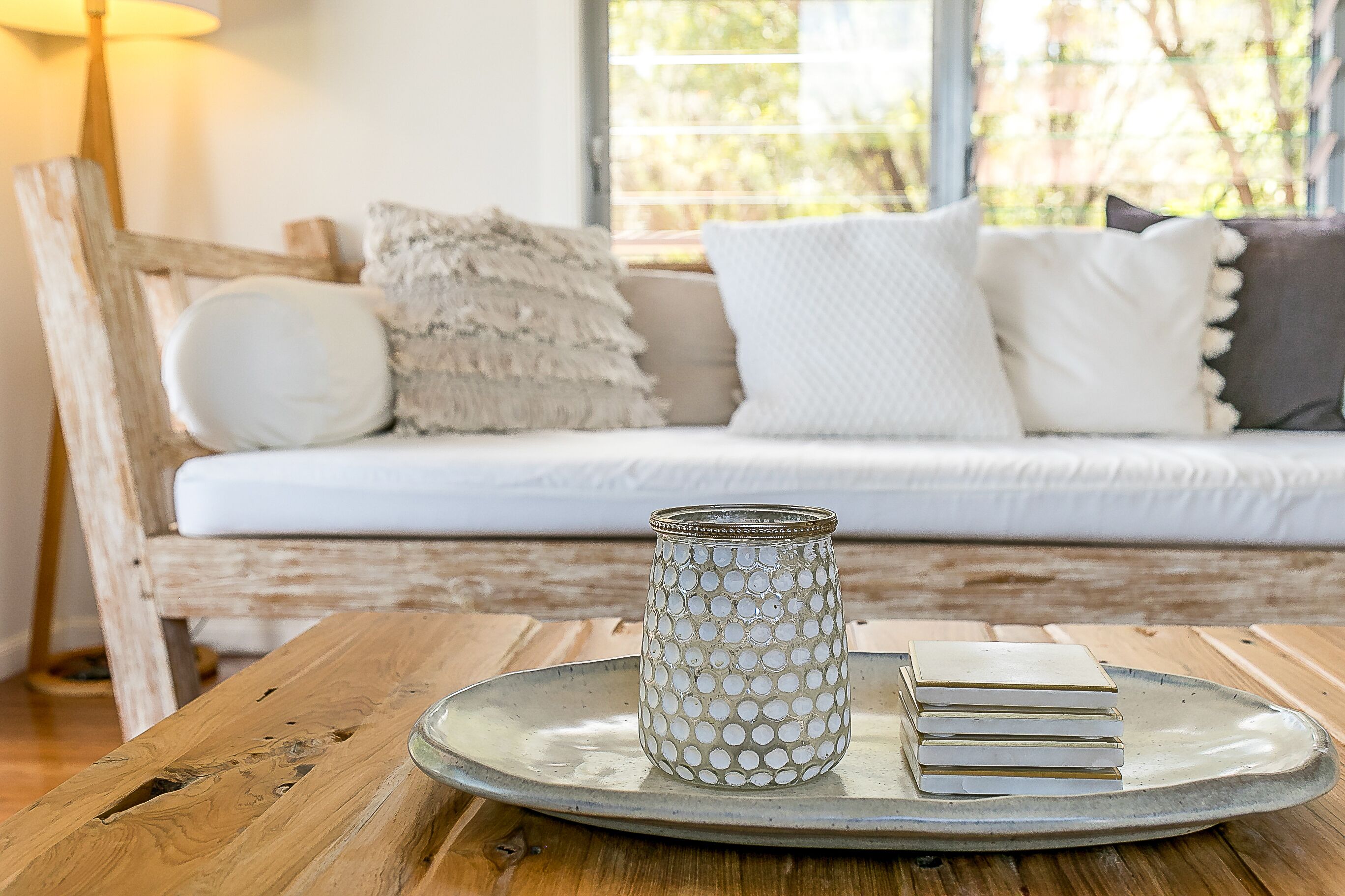 كوخ فاخر - سرير ملكي - لغير المدخنين | منطقة المعيشة | تلفزيون بشاشة مسطحة، مدفأة، مشغل دي في دي، وحدة شحن آي بود