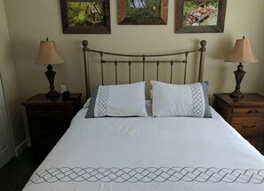 Phòng đôi Tiêu chuẩn | 8 phòng ngủ, bàn ủi/dụng cụ ủi quần áo 