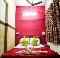Deluxe Double AC | 1 bedroom, bed sheets