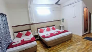 Quad Room AC | 1 bedroom, bed sheets