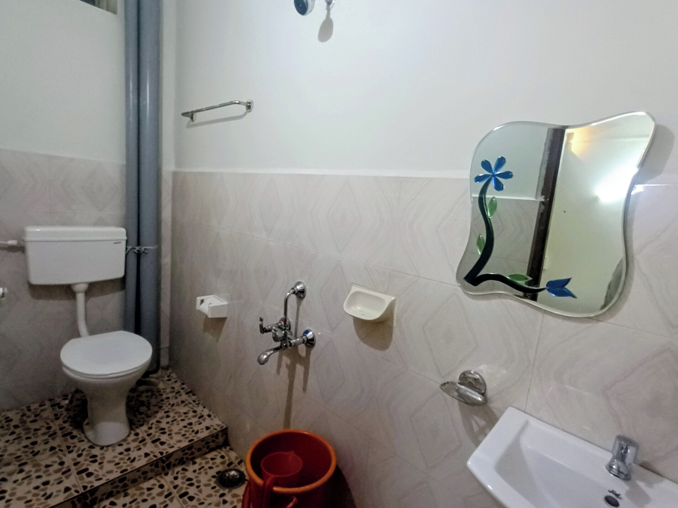 Standard AC | Bathroom | Shower, rainfall showerhead, free toiletries, towels