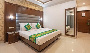 尊榮雙人房 | 迷你吧、書桌、熨斗/熨衣板、免費無線上網