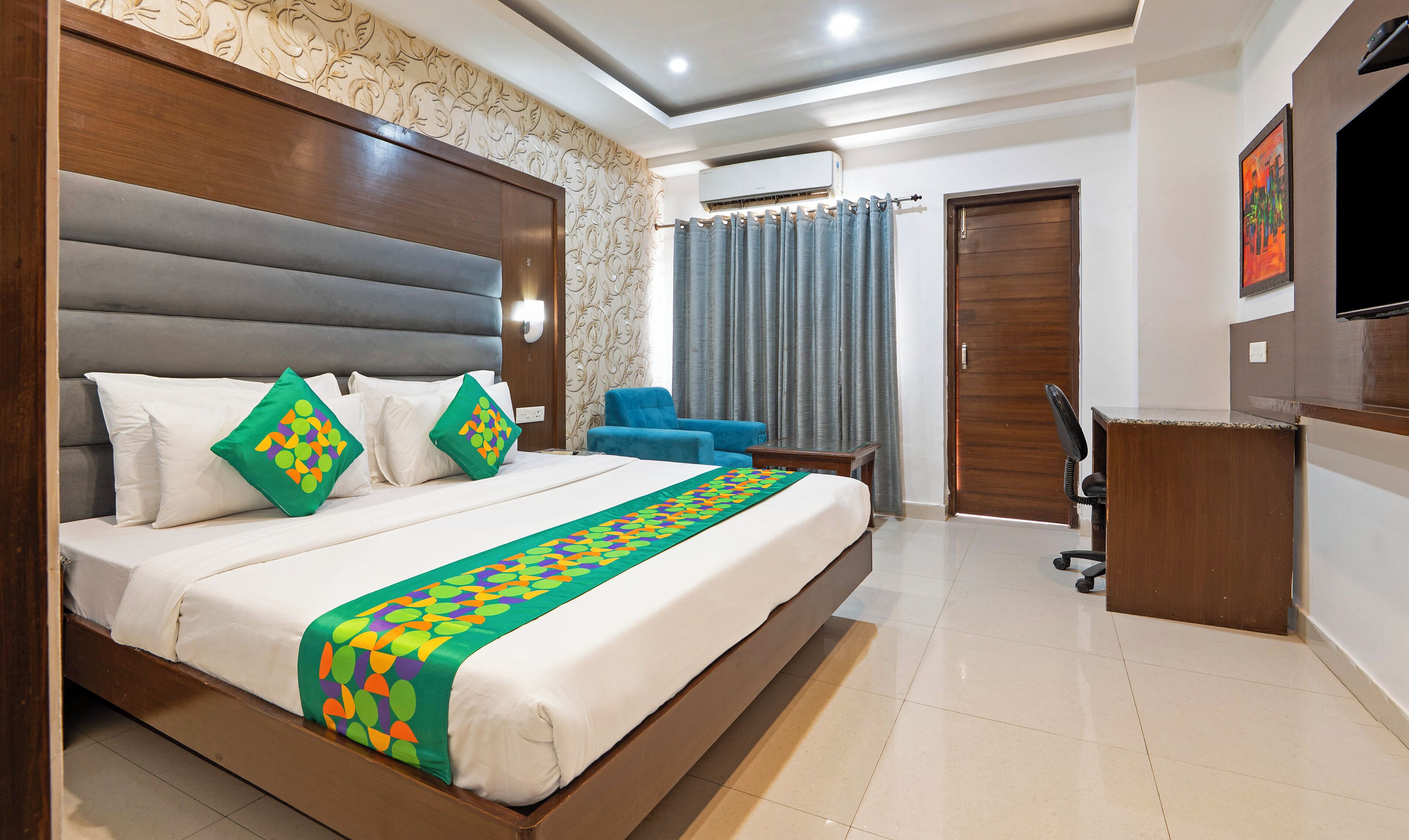 Deluxe-Doppelzimmer | Minibar, Schreibtisch, Bügeleisen/Bügelbrett, kostenloses WLAN