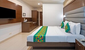 Minibar, desk, iron/ironing board, free WiFi - Treebo Grand Legacy Elite With Roof Top Cafe (Dehradun)