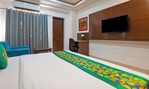 Minibar, desk, iron/ironing board, free WiFi - Treebo Grand Legacy Elite With Roof Top Cafe (Dehradun)