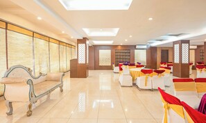 Banquet hall - Treebo Premium Grand Legacy Elite with Roof Top Cafe (Dehradun)