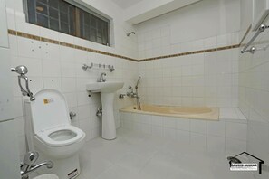 淋浴設備、淋浴花灑、免費盥洗用品、拖鞋