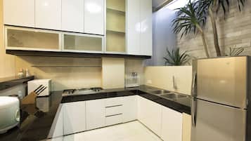 Villa, 2 Bedrooms | Private kitchenette