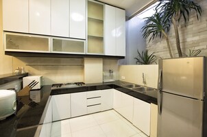 Villa, 2 Bedrooms | Private kitchenette