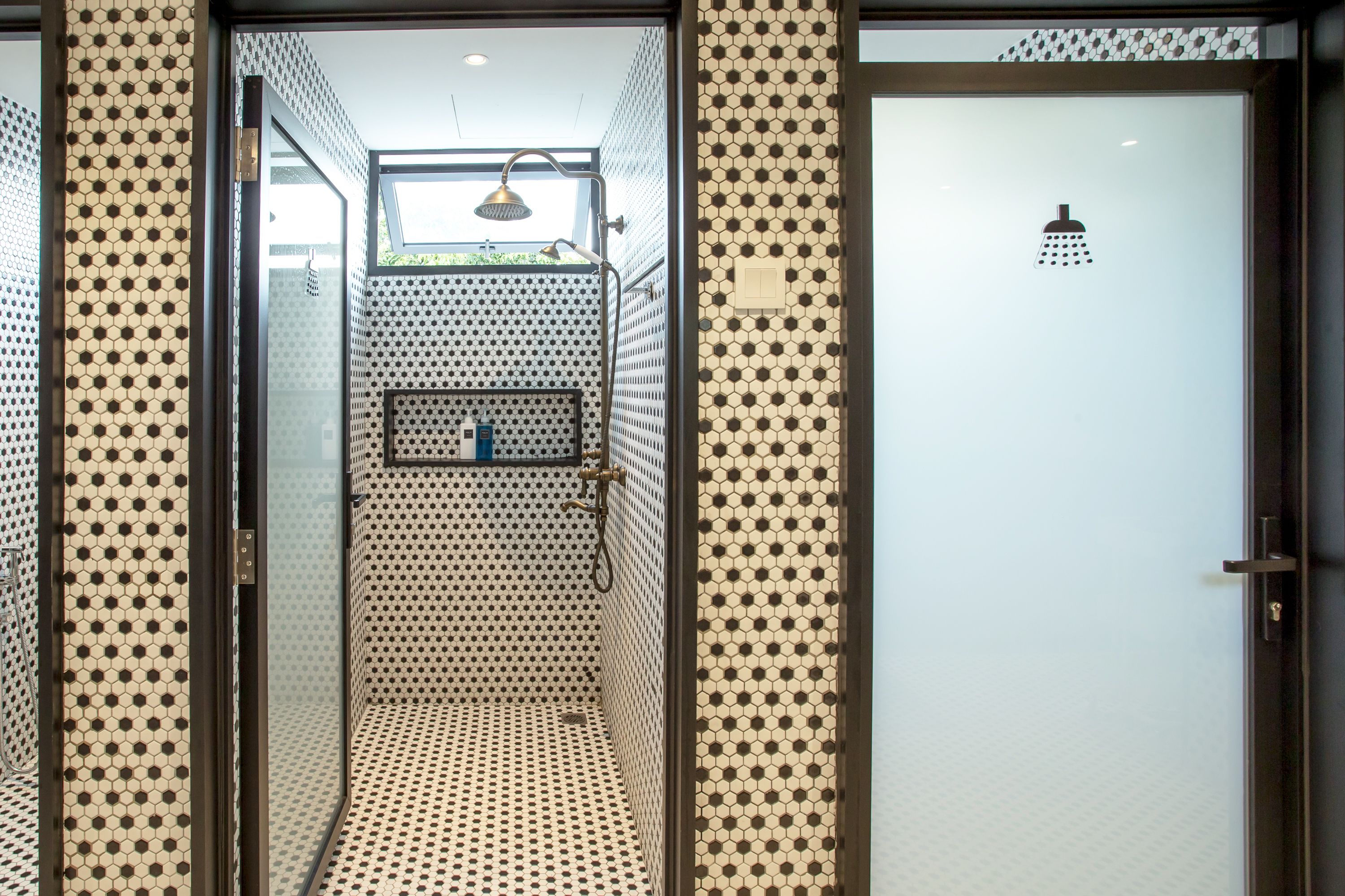 Shower, free toiletries, hair dryer, towels