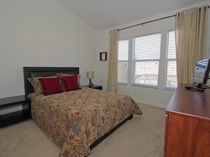 Family Townhome, Private Pool, Garden Area