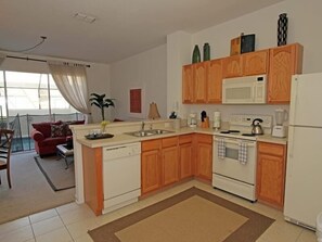 Family Townhome, Private Pool, Garden Area | Private kitchen | Fridge, microwave, stovetop, dishwasher