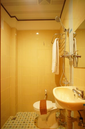 Deluxe-Doppelzimmer | Badezimmer | Dusche