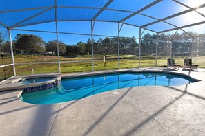 Seasonal outdoor pool, pool umbrellas, sun loungers - Ov3636 - Highlands Reserve - 5 Bed 3 Baths Villa (Davenport)