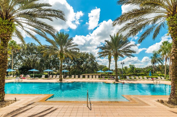 8 outdoor pools, pool umbrellas, pool loungers