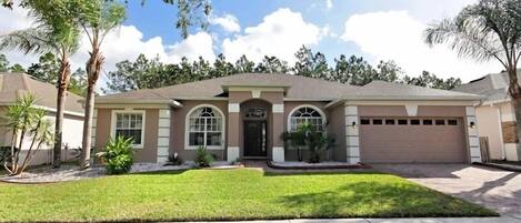 Family Villa, Private Pool, Garden Area | Front of property