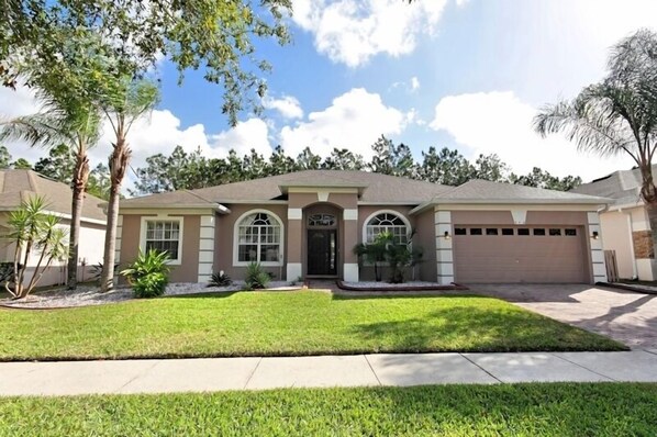 Family Villa, Private Pool, Garden Area | Front of property