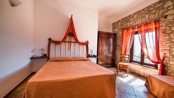 Bureau, lits bébé (en supplément), Wi-Fi gratuit