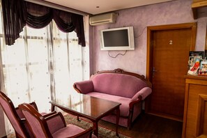 Lobby sitting area - Guest House Vijecnica (Sarajevo)