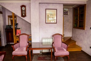 Lobby sitting area - Guest House Vijecnica (Sarajevo)