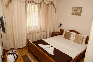 Soundproofing, iron/ironing board, free WiFi, bed sheets - Guest House Vijecnica (Sarajevo)