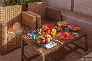 Romantic Suite, Ensuite | Food and drink