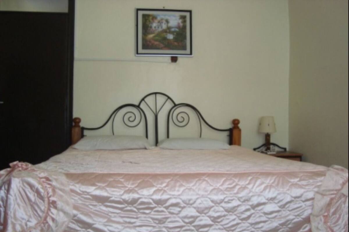 Habitación doble, para no fumadores | Escritorio, cortinas blackout, wifi gratis y ropa de cama