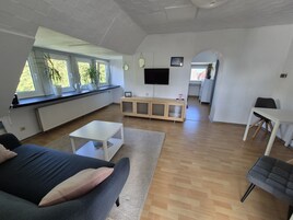 Basic Studio, Private Bathroom, City View (Studio) | Room amenity