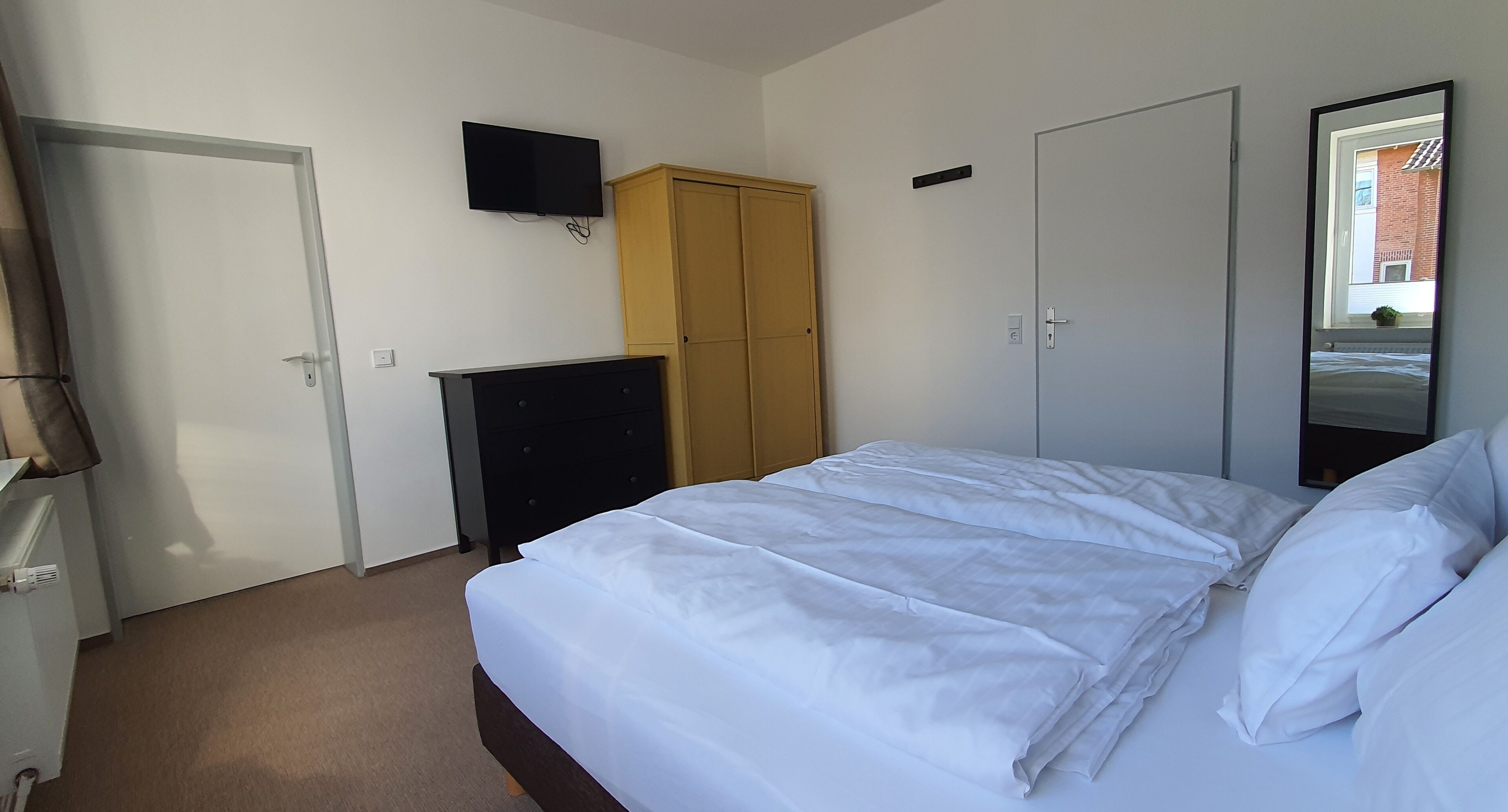 Klassieke tweepersoonskamer, en-suite badkamer, uitzicht op de stad (Zimmer 1) | 1 slaapkamer