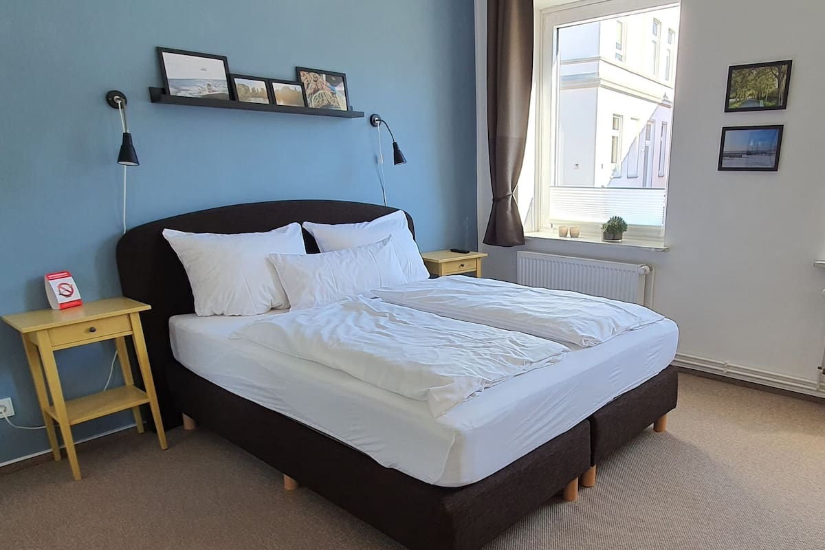 Klassieke tweepersoonskamer, en-suite badkamer, uitzicht op stad (Zimmer 1) | 1 slaapkamer