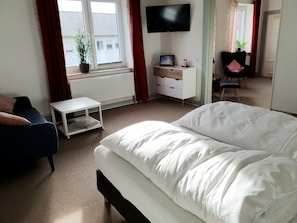 Superior-Doppelzimmer, eigenes Bad, Stadtblick (Zimmer 4)