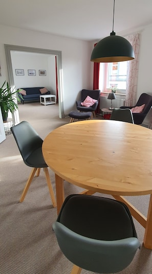 Superior-Doppelzimmer, eigenes Bad, Stadtblick (Zimmer 4) | Restaurant