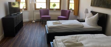 Talo, 2 makuuhuonetta | 2 makuuhuonetta, äänieristys, vauvansängyt, ilmainen Wi-Fi