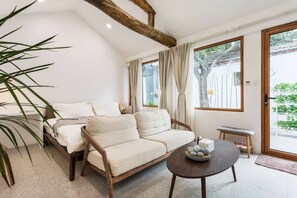 Bangalô com design assinado, várias camas, para não fumantes | Individualmente decorados, escrivaninha, cortinas blackout