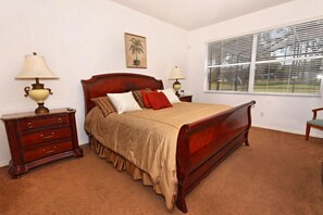 Familienvilla, Balkon, zum Garten hin