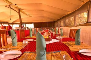 Se sirven desayunos, almuerzos y cenas