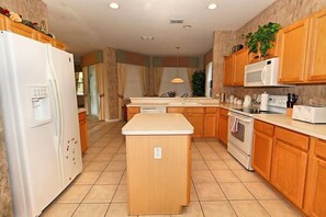 Family Villa, Hot Tub, Garden Area | Shared kitchen