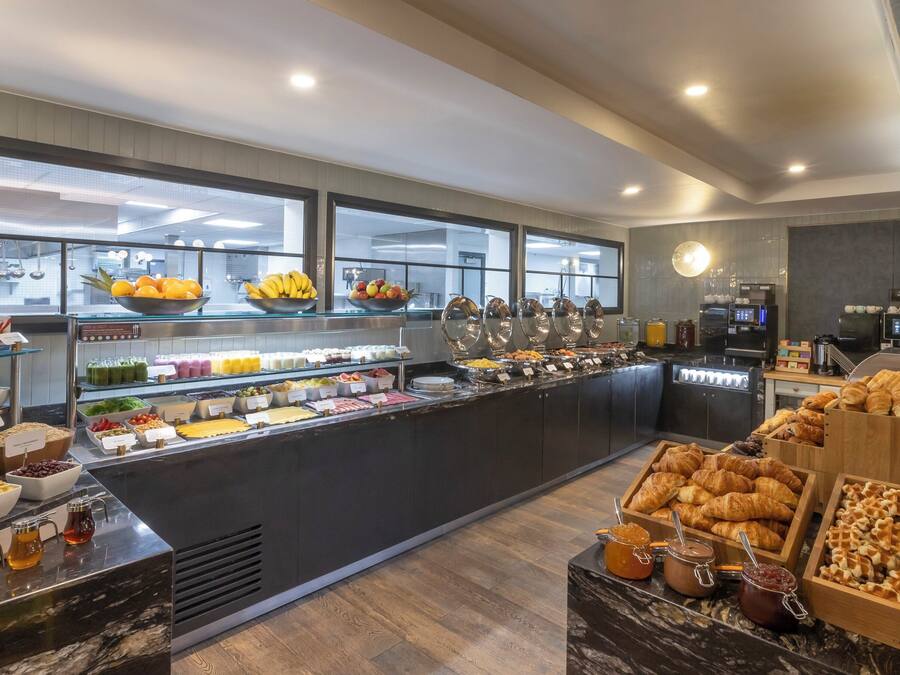 Se ofrece un desayuno completo todos los días (por un coste adicional)