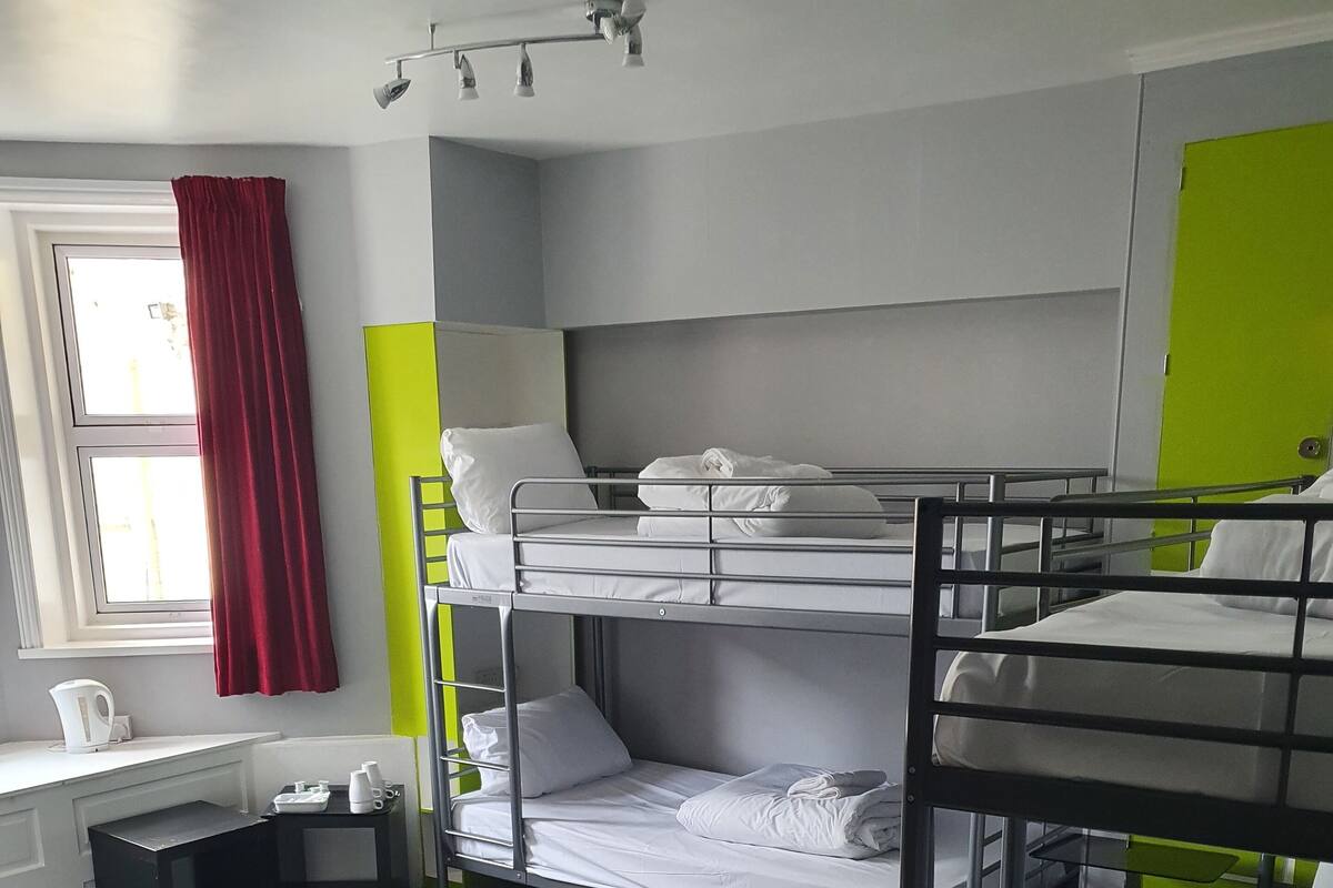 Kamar Basic, Beberapa Tempat Tidur (6 Adults ) | Wi-Fi gratis dan seprai linen