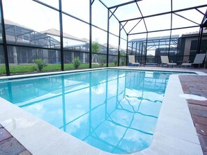 2 piscines extérieures, cabanons gratuits, parasols de plage